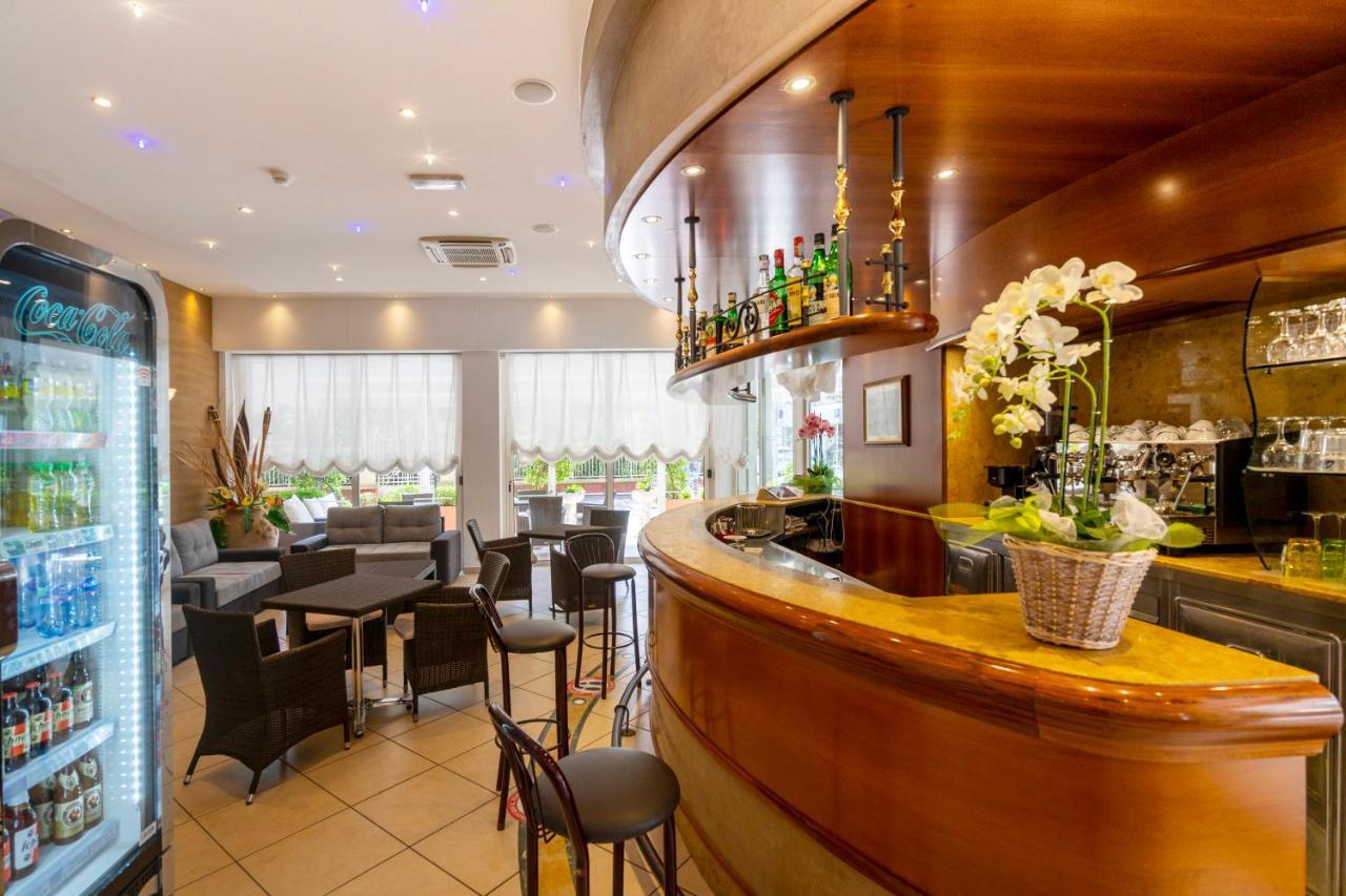 Hotel Mocambo Riccione Luaran gambar