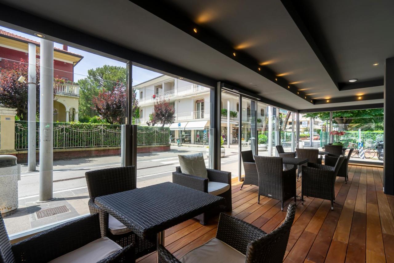 Hotel Mocambo Riccione Luaran gambar